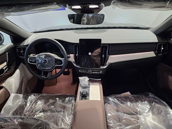 Volvo S90 2026 2026款 B5 智远豪华版