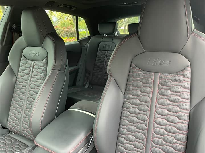 Audi RS Q8 2025 2025款 RS Q8 4.0T performance