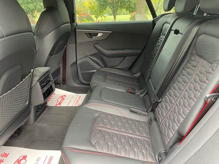 Audi RS Q8 2025 2025款 RS Q8 4.0T performance