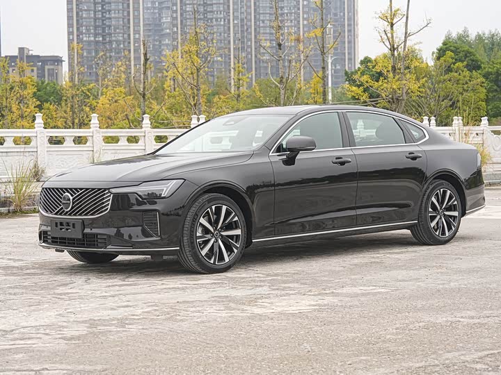 2026 Volvo S90