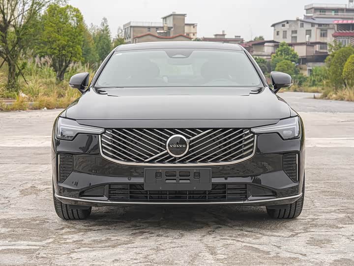 2026 Volvo S90