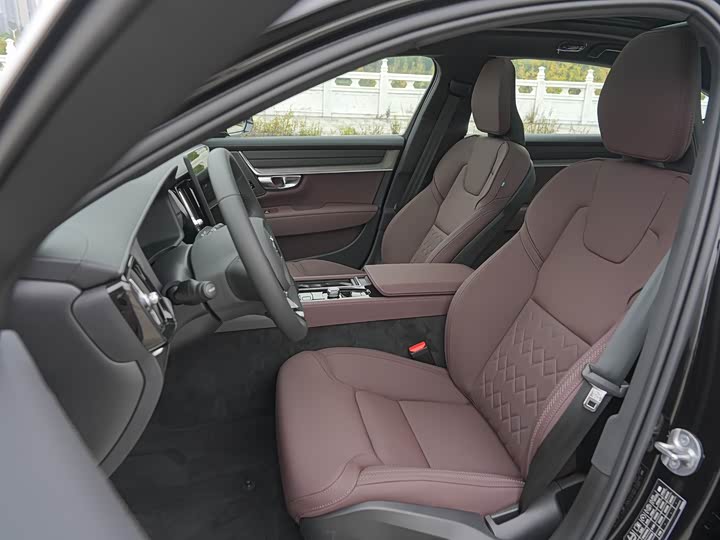 Volvo S90 2026 2026款 B5 智逸豪华版