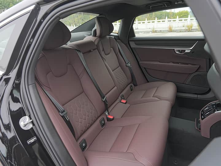 Volvo S90 2026 2026款 B5 智逸豪华版
