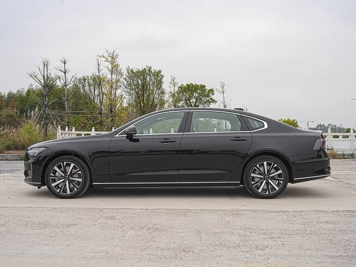 Volvo S90 2026 2026款 B5 智逸豪华版