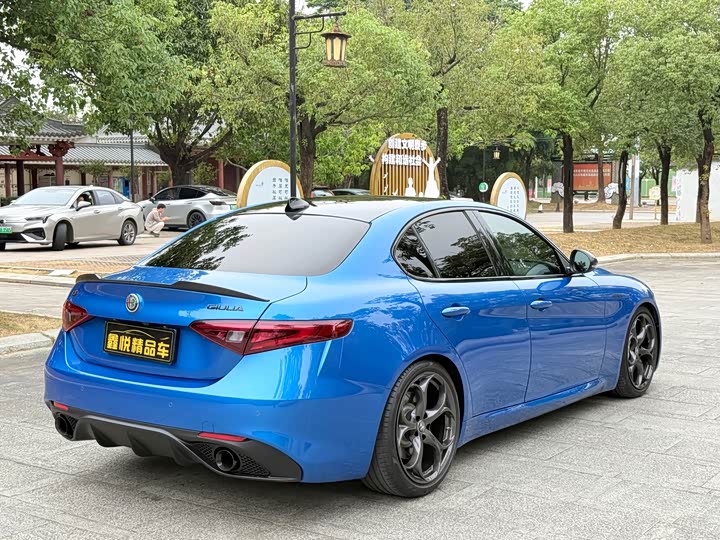Alfa Romeo Giulia 2022 2022款 2.0T 280HP Estrema