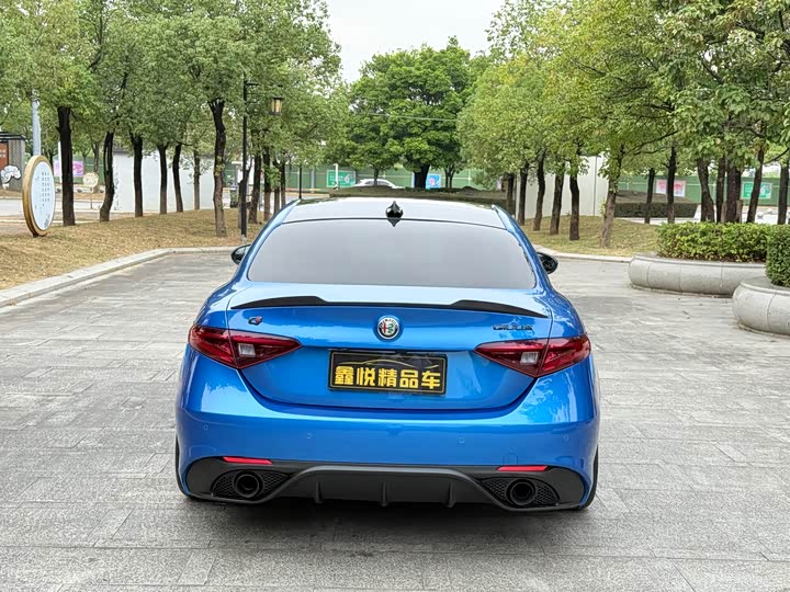 Alfa Romeo Giulia 2022 2022款 2.0T 280HP Estrema