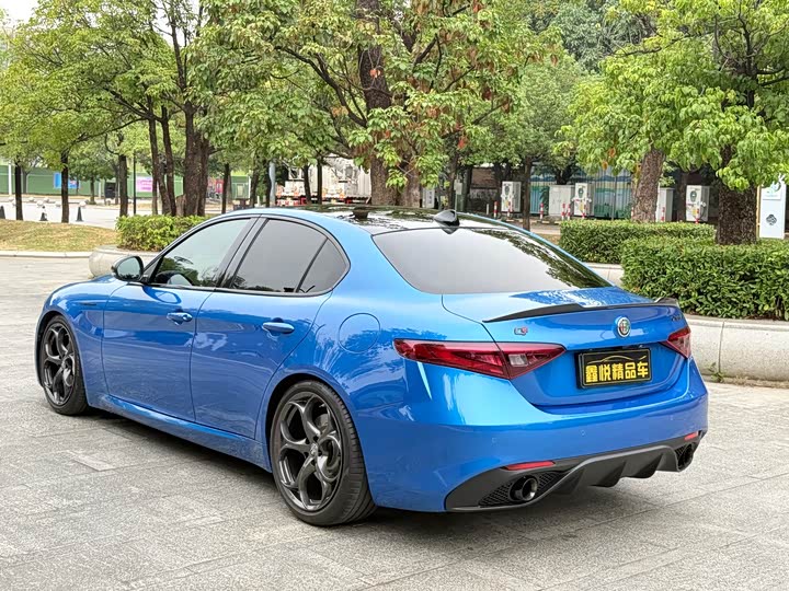 Alfa Romeo Giulia 2022 2022款 2.0T 280HP Estrema
