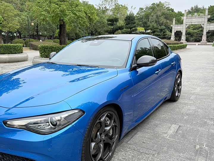 Alfa Romeo Giulia 2022 2022款 2.0T 280HP Estrema