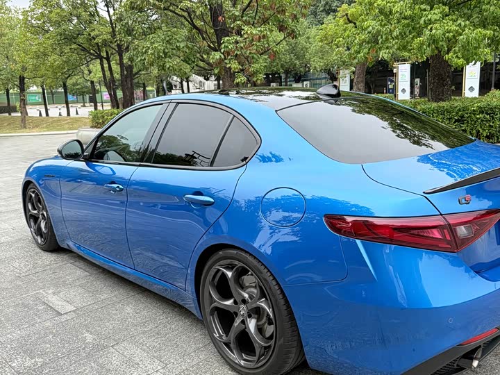 Alfa Romeo Giulia 2022 2022款 2.0T 280HP Estrema