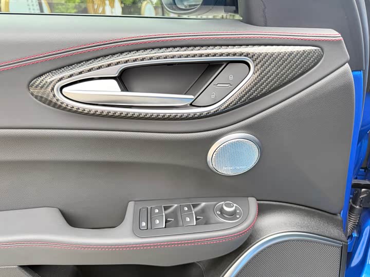 Alfa Romeo Giulia 2022 2022款 2.0T 280HP Estrema