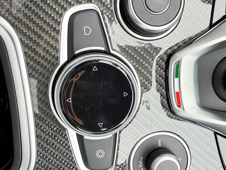 Alfa Romeo Giulia 2022 2022款 2.0T 280HP Estrema