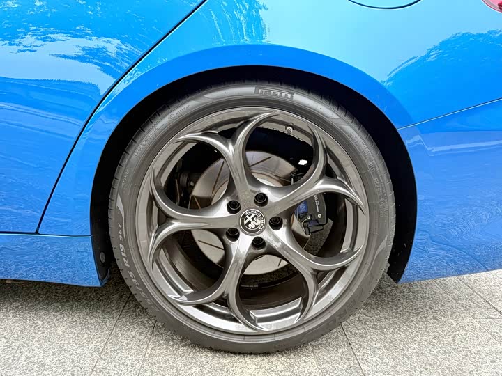 Alfa Romeo Giulia 2022 2022款 2.0T 280HP Estrema