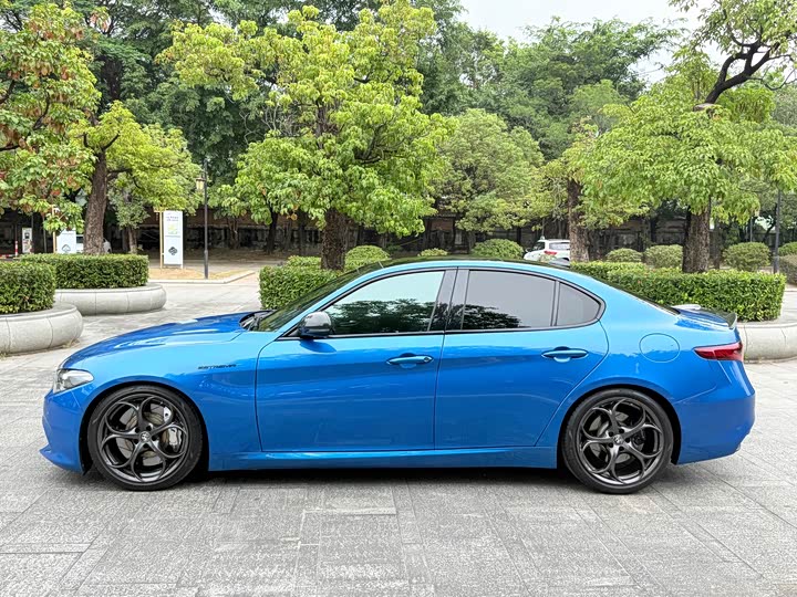 Alfa Romeo Giulia 2022 2022款 2.0T 280HP Estrema