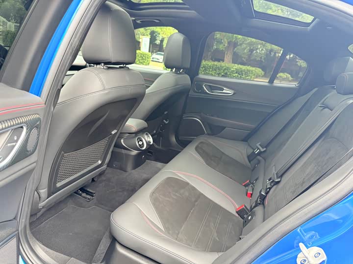 Alfa Romeo Giulia 2022 2022款 2.0T 280HP Estrema