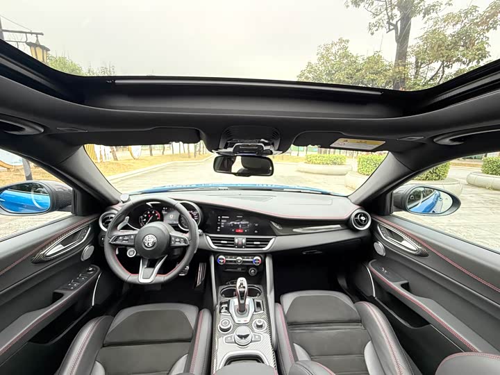 Alfa Romeo Giulia 2022 2022款 2.0T 280HP Estrema