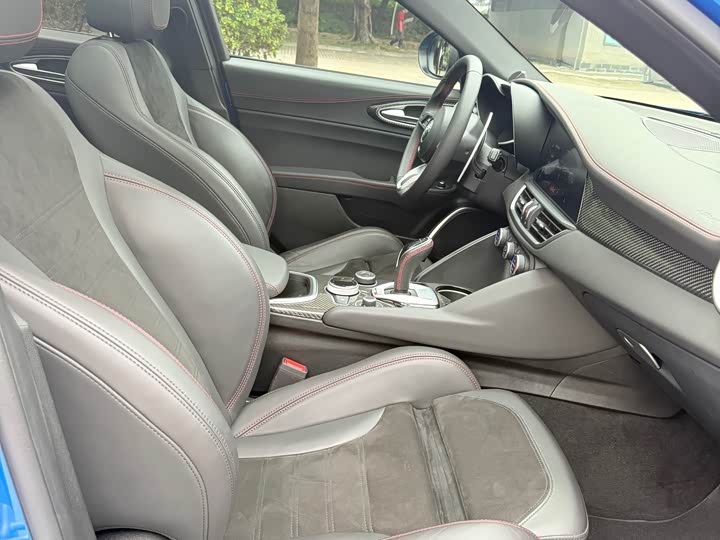Alfa Romeo Giulia 2022 2022款 2.0T 280HP Estrema