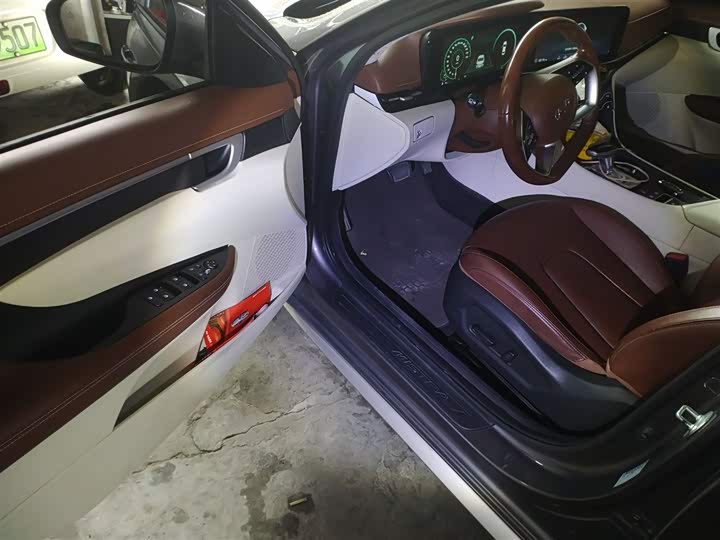 Hyundai Mistra 2021 2021款 1.8L CVT LUX尊贵版