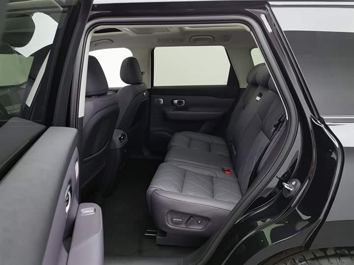 Leapmotor C16 2026 2026款 增程 280激光雷达智尊版 5座