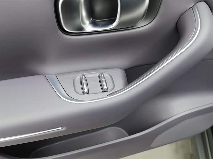 Leapmotor C16 2026 2026款 增程 280激光雷达智尊版 5座