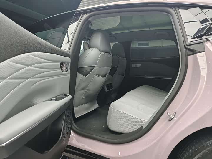 Geely Galaxy E8 2024 2024款 550km 后驱龙腾版