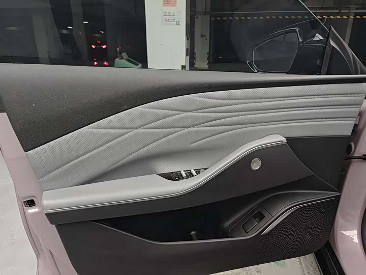 Geely Galaxy E8 2024 2024款 550km 后驱龙腾版