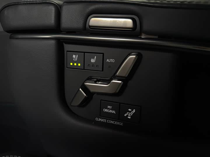 Lexus LM 2023 2023款 350h 七座隽雅版