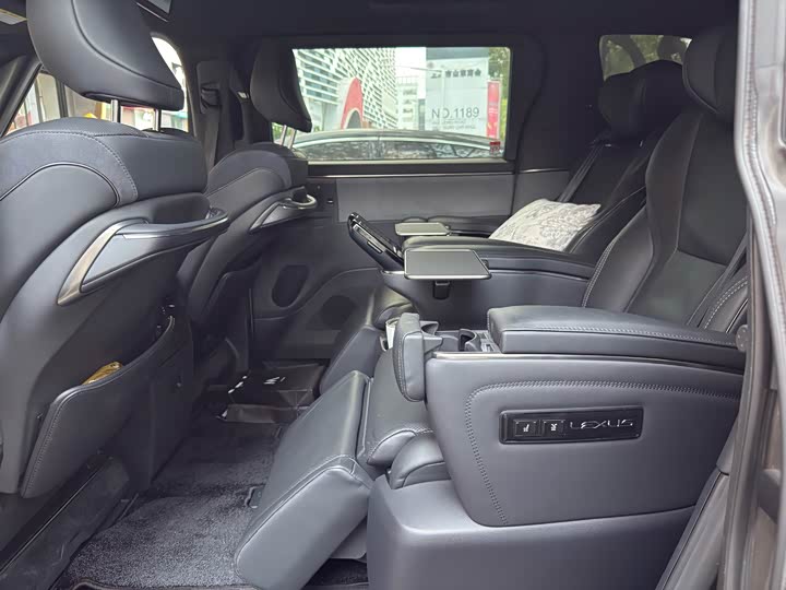 Lexus LM 2023 2023款 350h 七座隽雅版