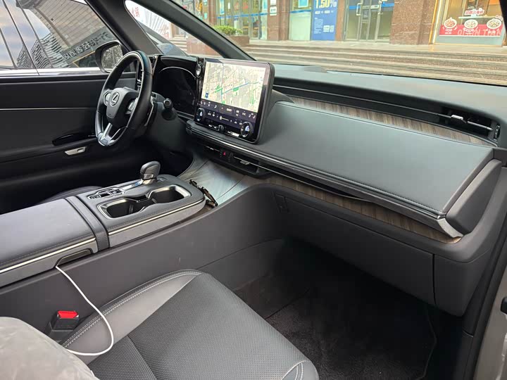 Lexus LM 2023 2023款 350h 七座隽雅版