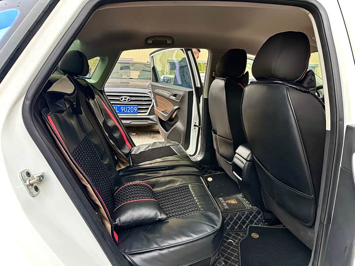 Roewe i6 2019 2019款 PLUS 1.6L CVT 4G互联豪华大赞版