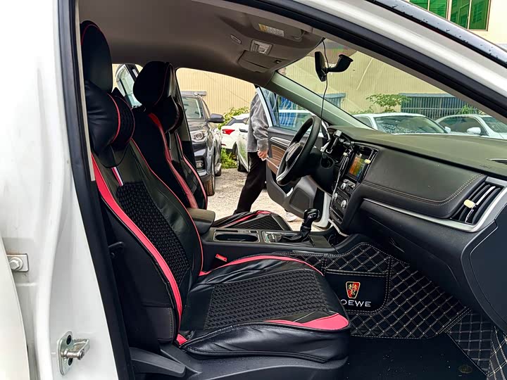 Roewe i6 2019 2019款 PLUS 1.6L CVT 4G互联豪华大赞版