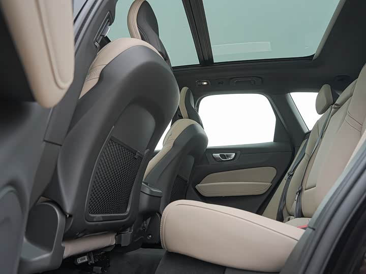 Volvo XC60 2026 2026款 B5 四驱智远豪华版