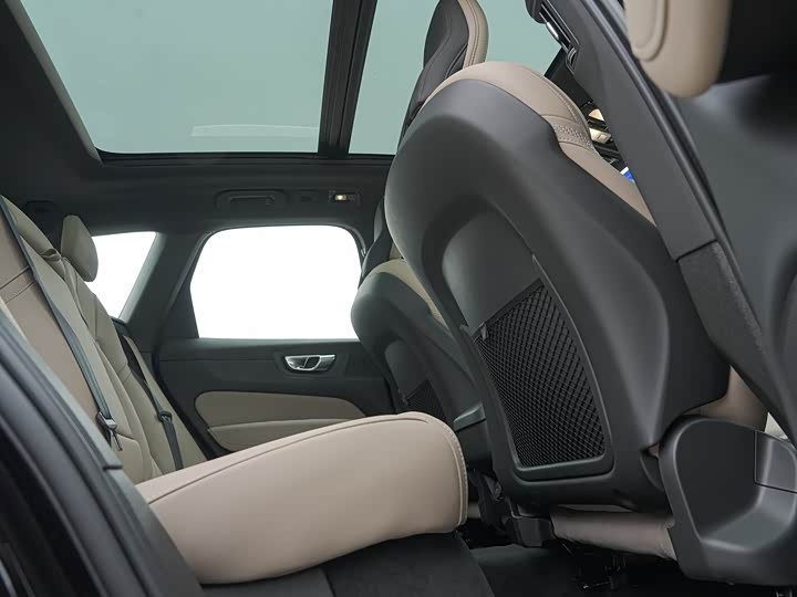 Volvo XC60 2026 2026款 B5 四驱智远豪华版