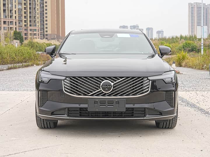 2026 Volvo S90