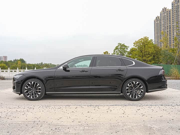 2026 Volvo S90