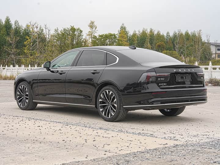 Volvo S90 2026 2026款 B5 智远豪华版