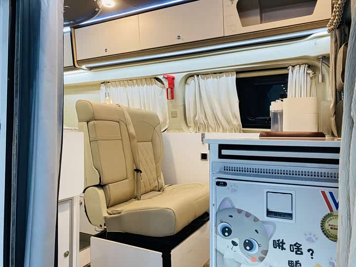 Ford Transit 2021 2021款 2.0T汽油自动高级营运商旅型中轴中顶7座国VI