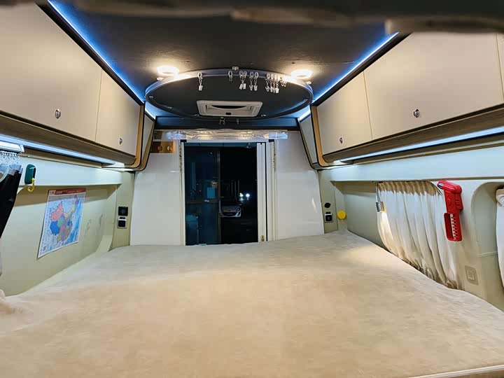 Ford Transit 2021 2021款 2.0T汽油自动高级营运商旅型中轴中顶7座国VI