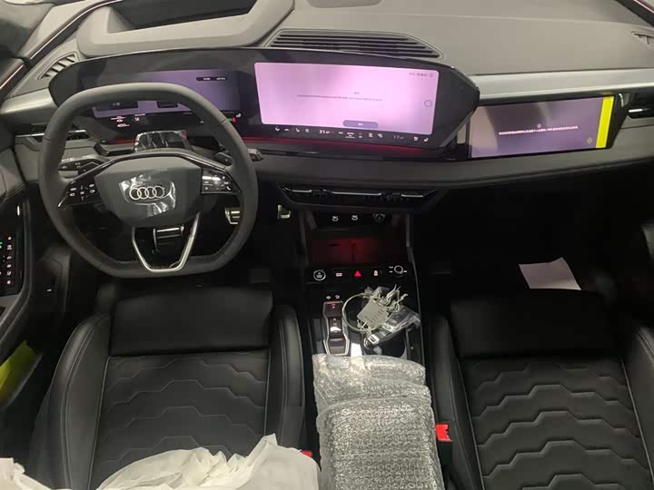 Audi Q6L e-tron 2026 2026款 首发领航版