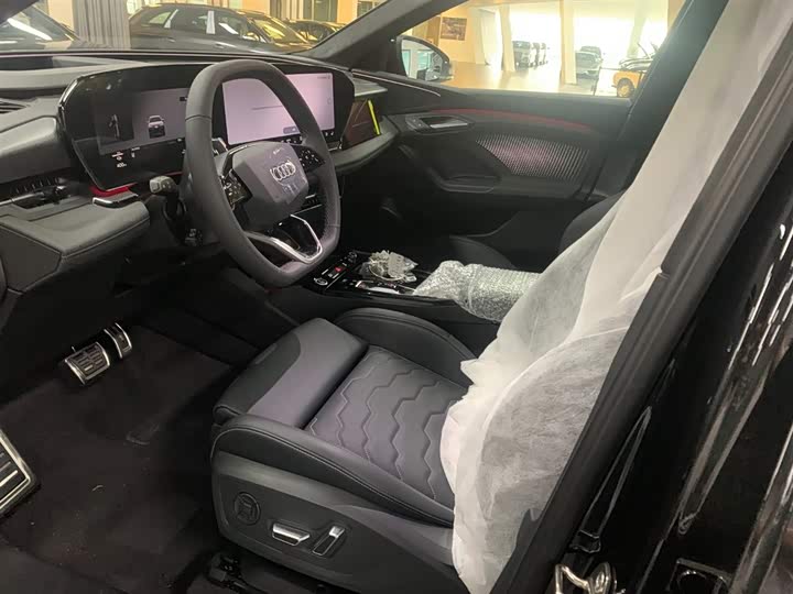 Audi Q6L e-tron 2026 2026款 首发领航版