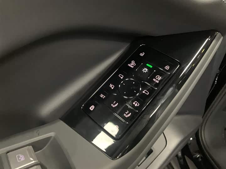 Audi Q6L e-tron 2026 2026款 首发领航版