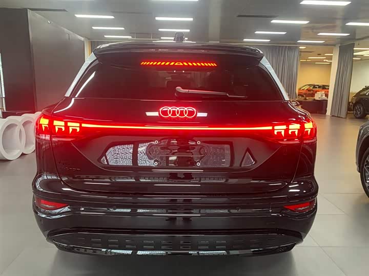 Audi Q6L e-tron 2026 2026款 首发领航版