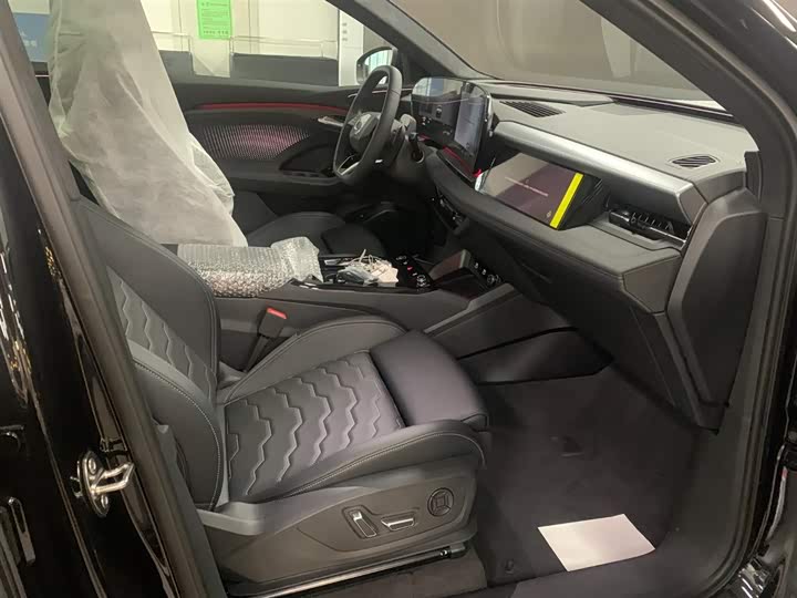 Audi Q6L e-tron 2026 2026款 首发领航版