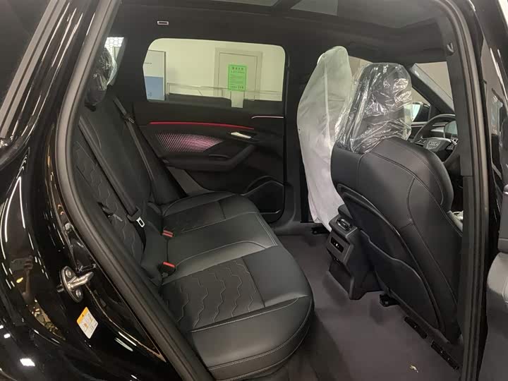 Audi Q6L e-tron 2026 2026款 首发领航版