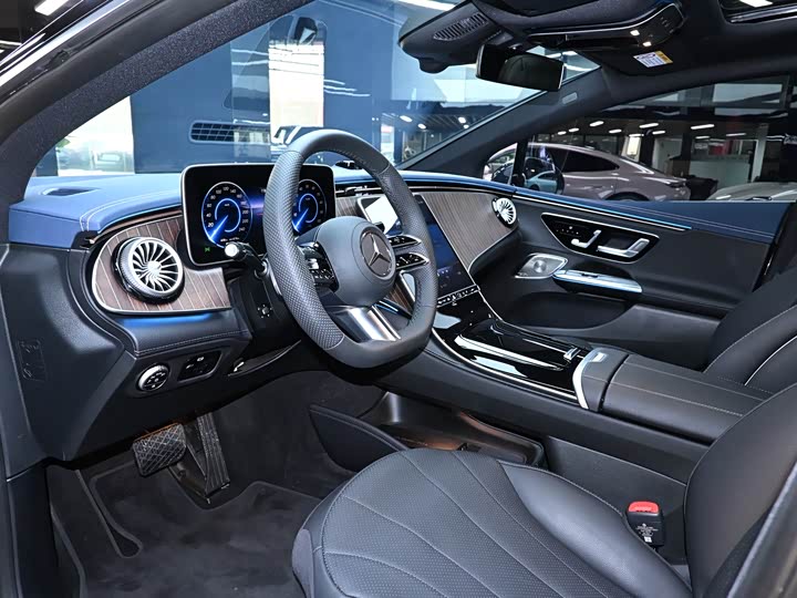 Mercedes-Benz EQE 2025 2025款 500 4MATIC 先锋版