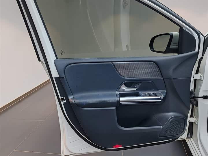 Mercedes-Benz B-Class 2022 2022款 改款 B 200 时尚型