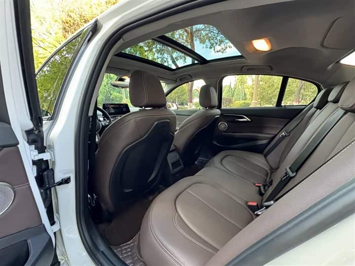 BMW 1 Series 2023 2023款 120i M运动曜夜版