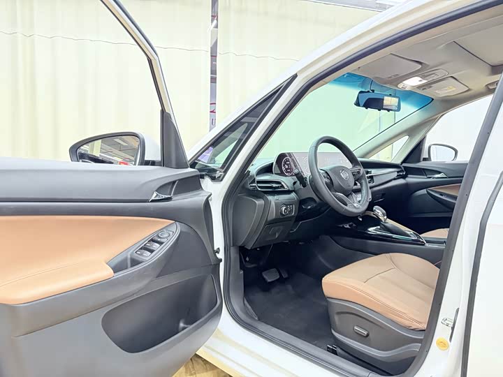 Buick GL6 2021 2021款 323T 轻混动互联豪华型