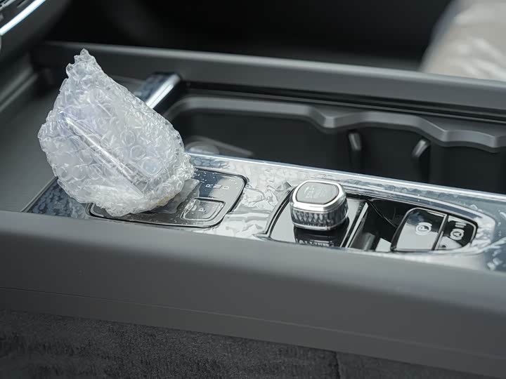 Volvo XC60 2026 2026款 B5 四驱智远豪华版