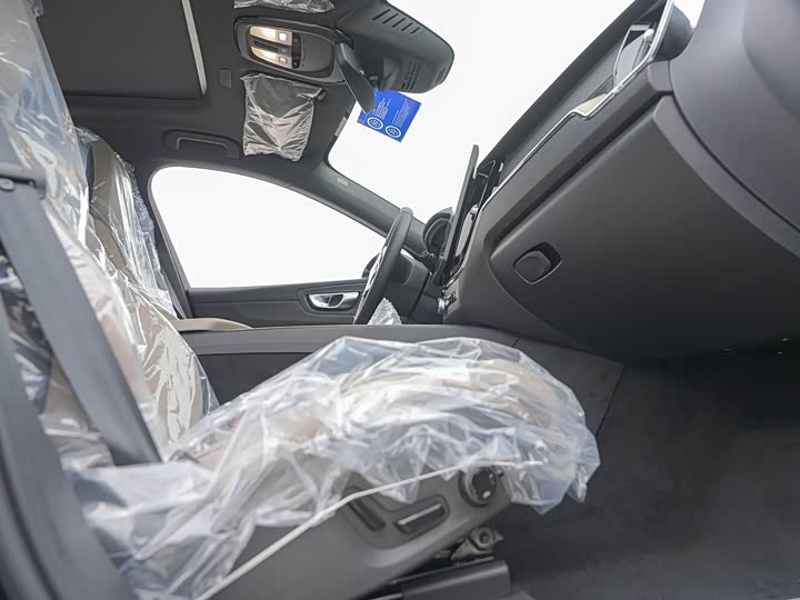 Volvo XC60 2026 2026款 B5 四驱智远豪华版