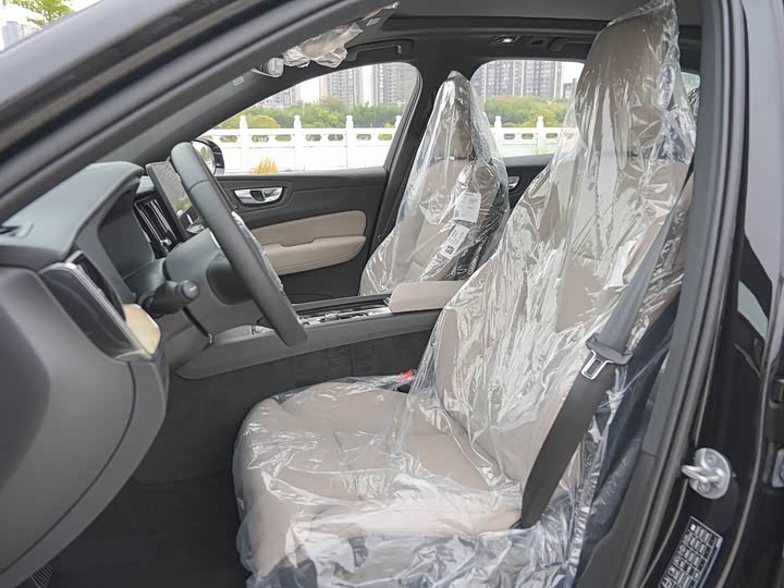 Volvo XC60 2026 2026款 B5 四驱智远豪华版